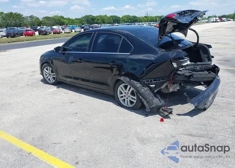 2017 Volkswagen Jetta 1.4T S z USA, uszkodzony, nr VIN 3VW2B7AJ0HM334361